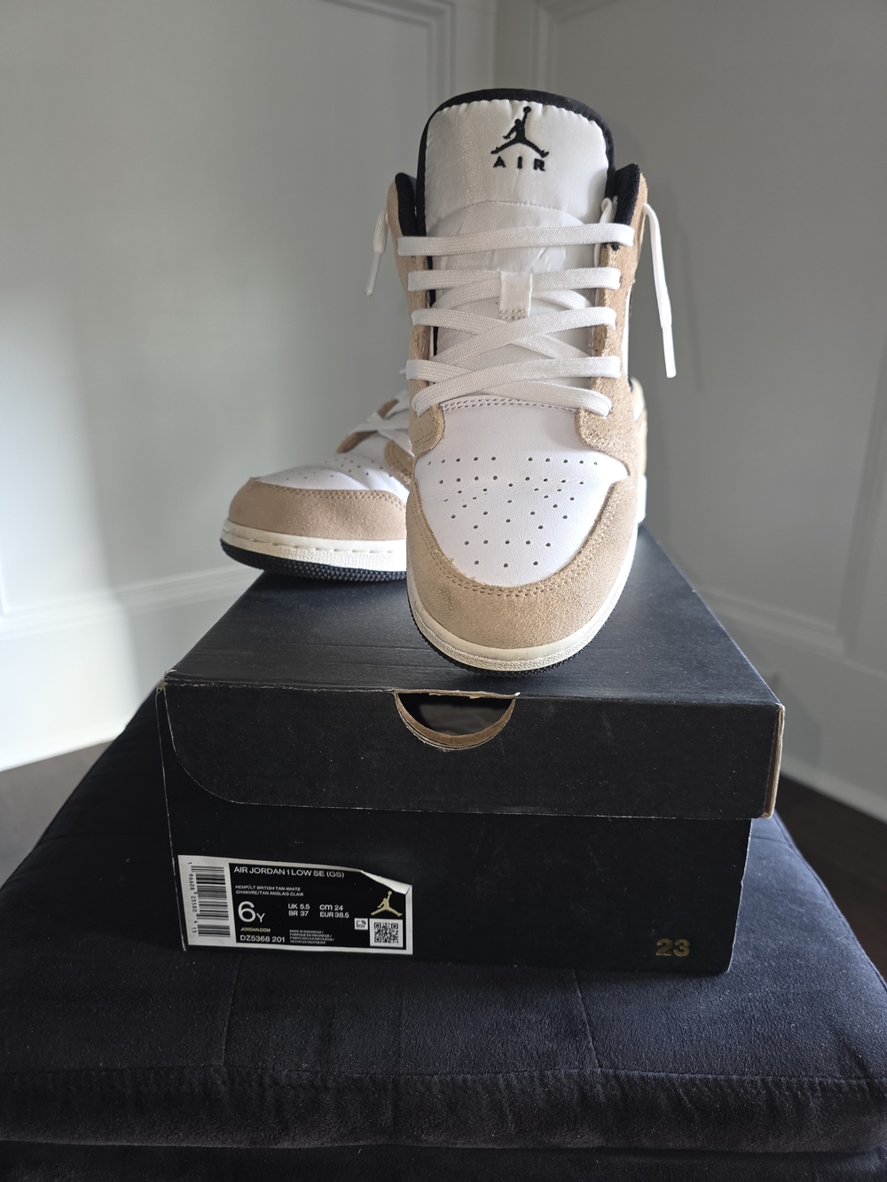 Back To School Jordan Kids' Low-Top Sneakers in White and Tan